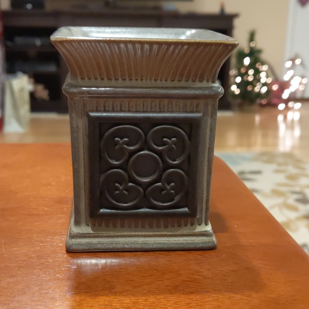 Small Scentsy warmer (unused)
